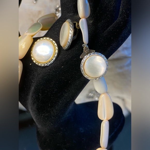 Vintage BALAMUTI Mother of Pearl MOP Necklace/matching earrings. 21”Signed Japan - Picture 6 of 17